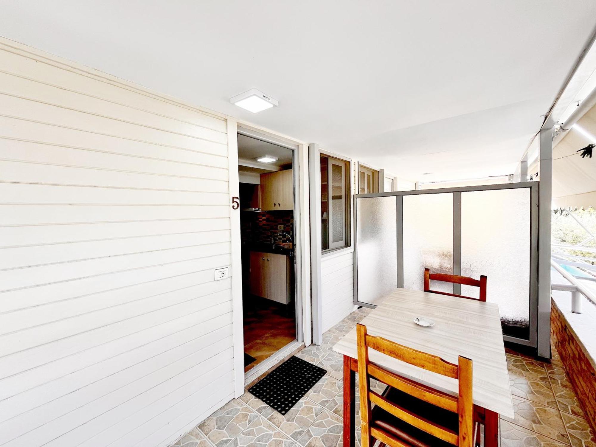 Garden Rooms Himare Bagian luar foto