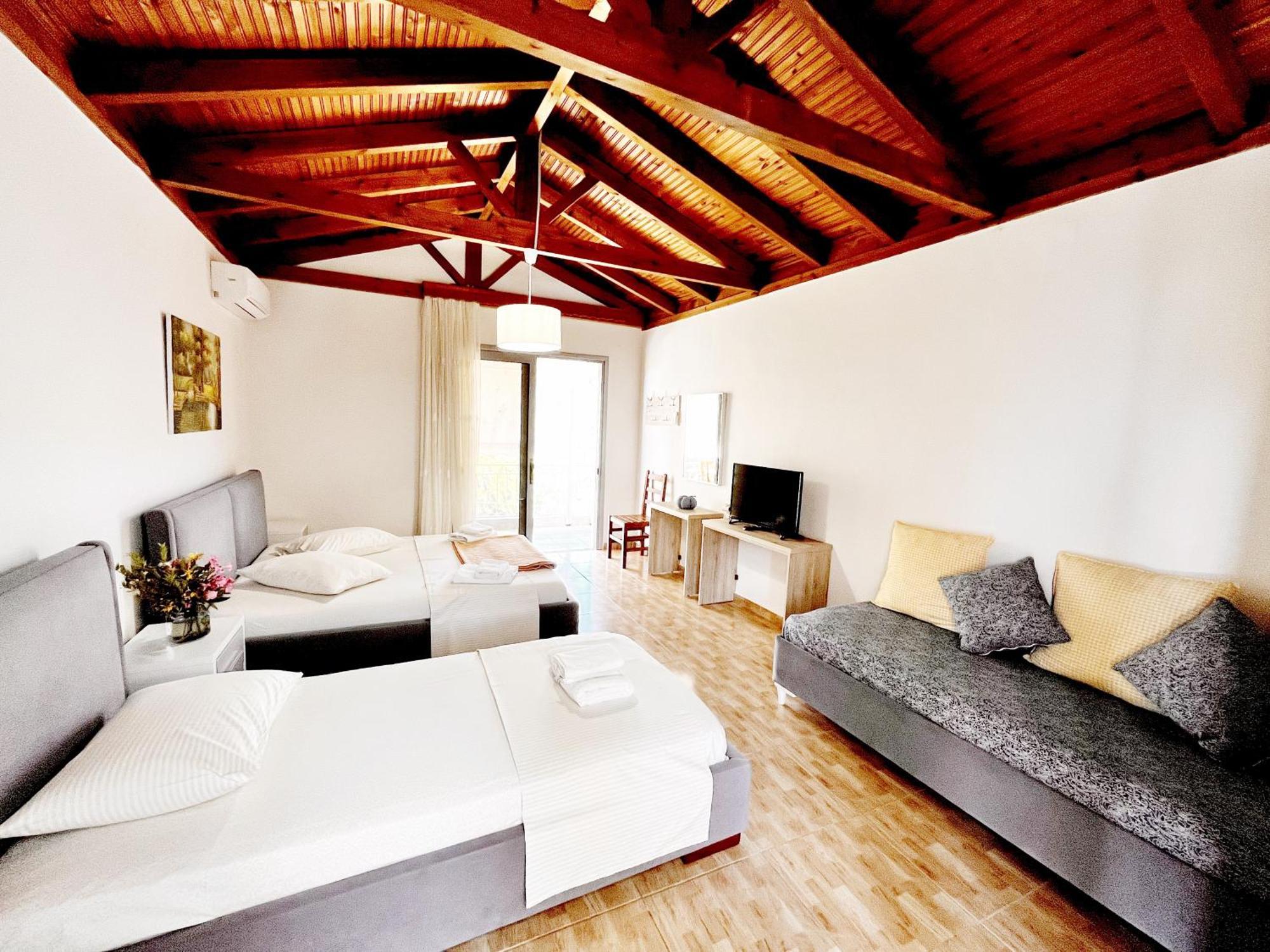 Garden Rooms Himare Bagian luar foto