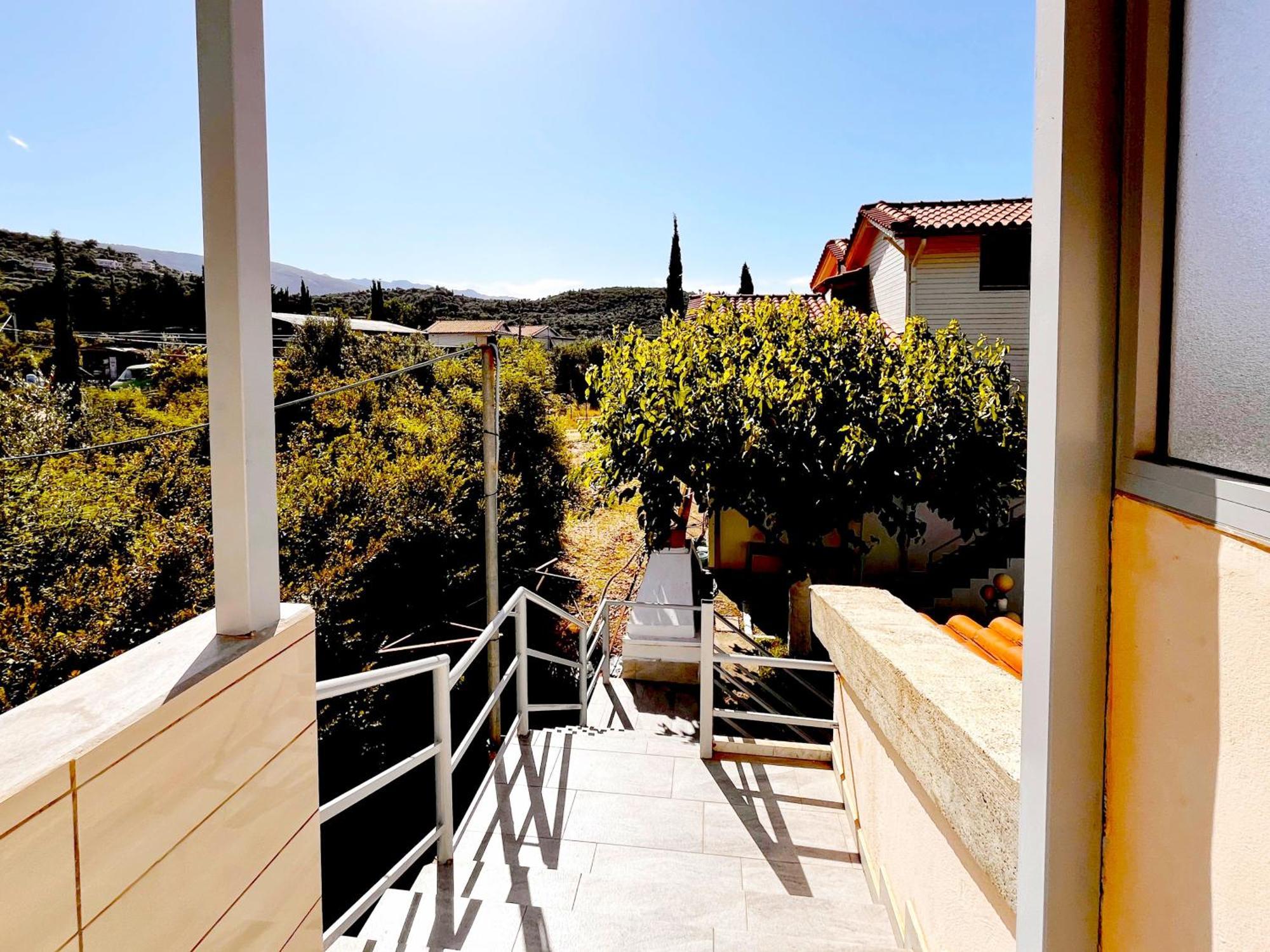Garden Rooms Himare Bagian luar foto